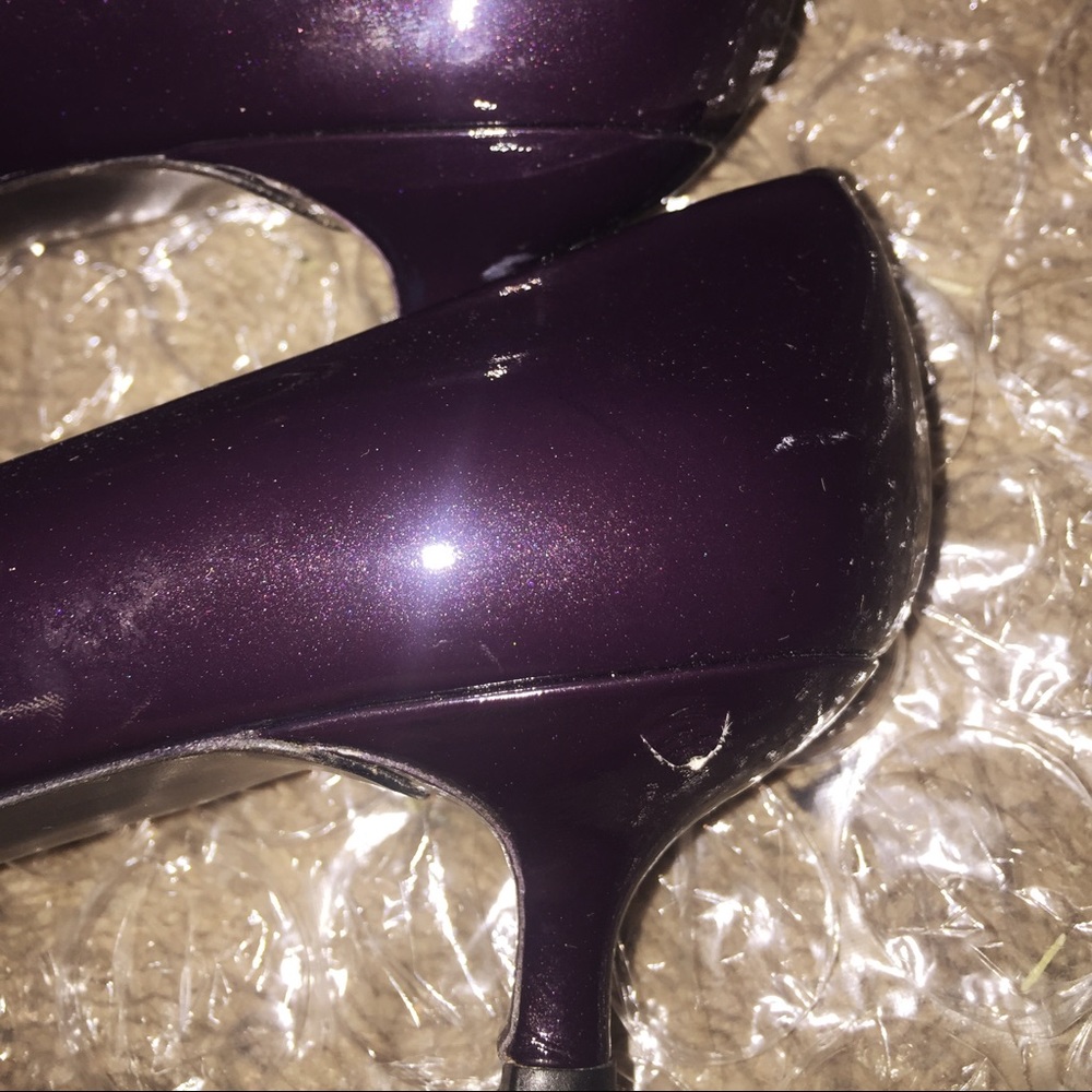 Stuart Weitzman - Picture 2 of 3